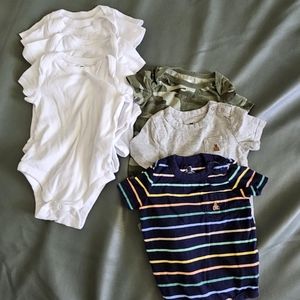 Gap organic boys body suits 6-12 months